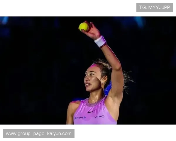 网球擦边球惊险得分：场上瞬间的极致瞬间